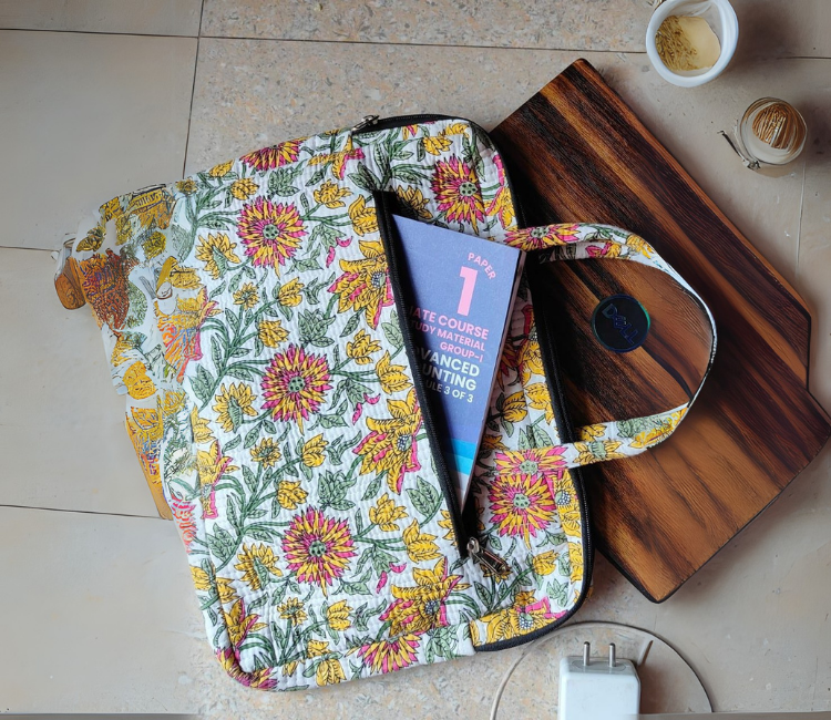Delilah Printed Laptop Bag 19